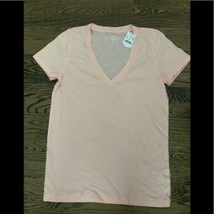 J Crew coral Vneck Tshirt 👚🌸